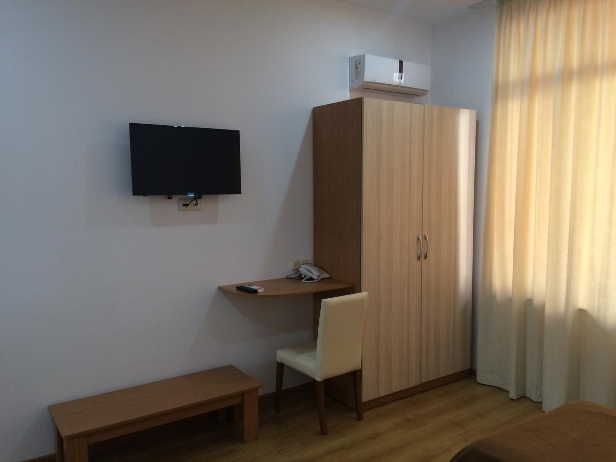 Hotel Marseille Μπατούμι Εξωτερικό φωτογραφία