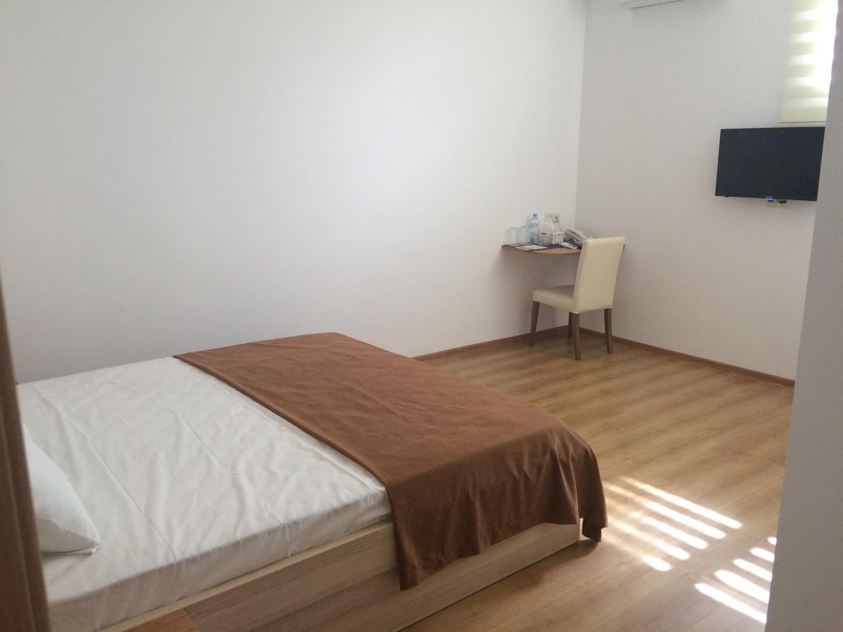 Hotel Marseille Μπατούμι Εξωτερικό φωτογραφία