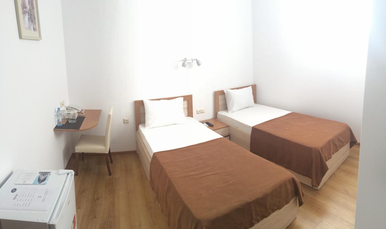 Hotel Marseille Μπατούμι Εξωτερικό φωτογραφία