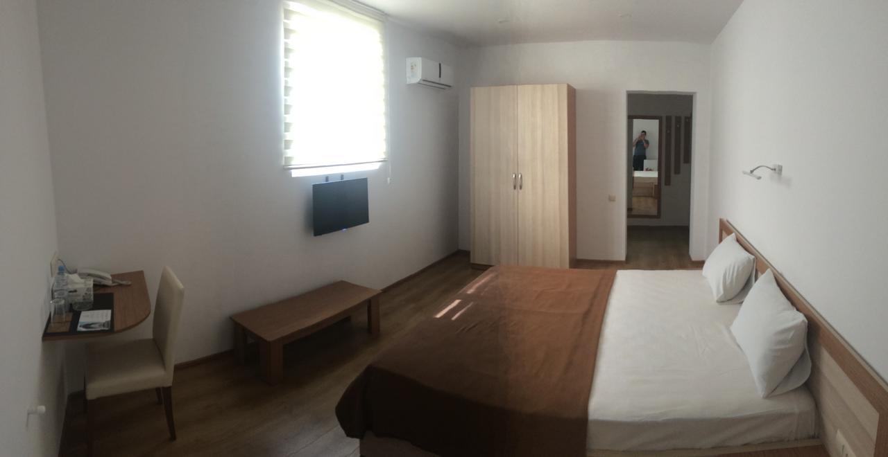 Hotel Marseille Μπατούμι Εξωτερικό φωτογραφία