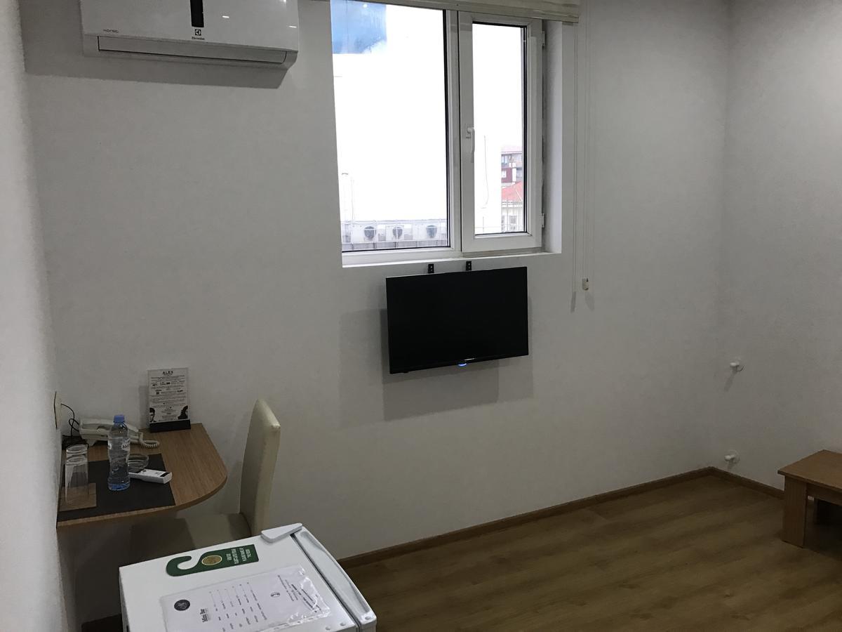 Hotel Marseille Μπατούμι Εξωτερικό φωτογραφία