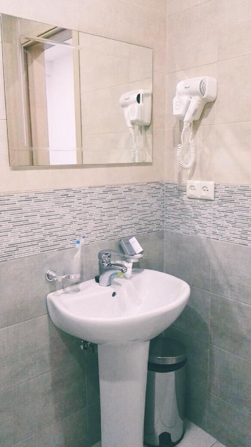 Hotel Marseille Μπατούμι Εξωτερικό φωτογραφία