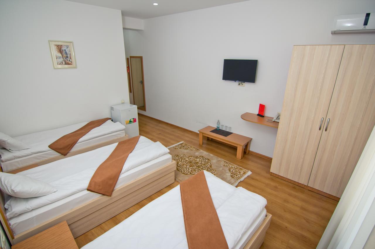 Hotel Marseille Μπατούμι Εξωτερικό φωτογραφία