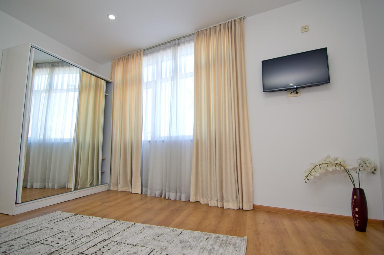 Hotel Marseille Μπατούμι Εξωτερικό φωτογραφία