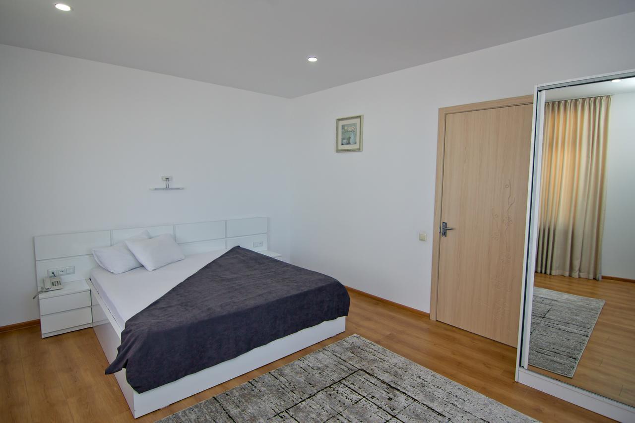 Hotel Marseille Μπατούμι Εξωτερικό φωτογραφία